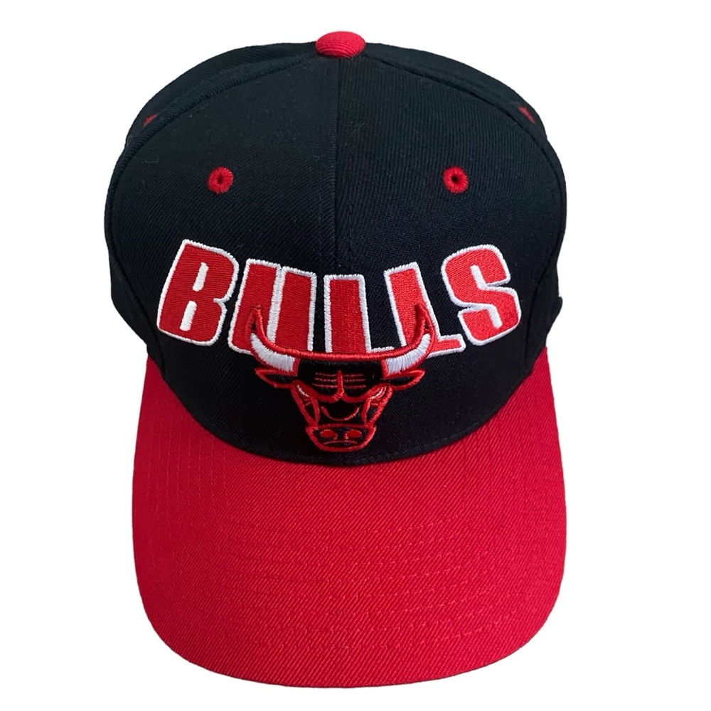 Men’s Chicago Bulls Black and Red Mitchell & Ness Hardwood Classics Snap…